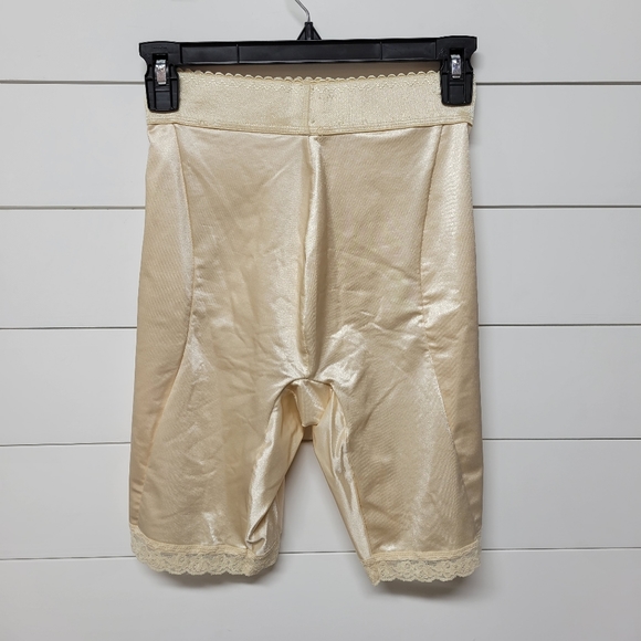 Breezies Nude Shape Wear - Picture 3 of 3